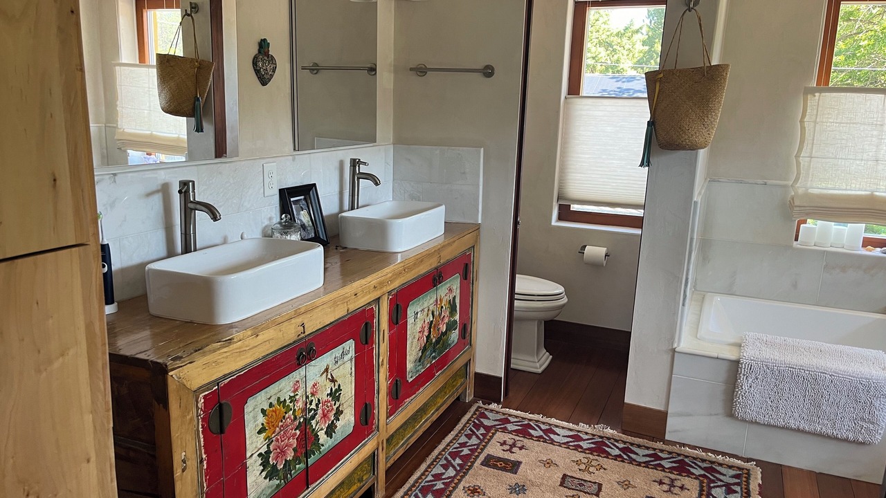 Photo of Bathroom in Upper Rattlesnake
