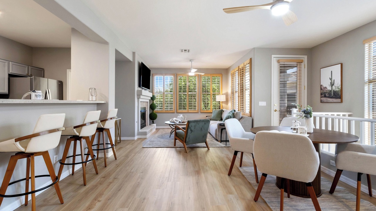 Photo of Livingroom in Kierland