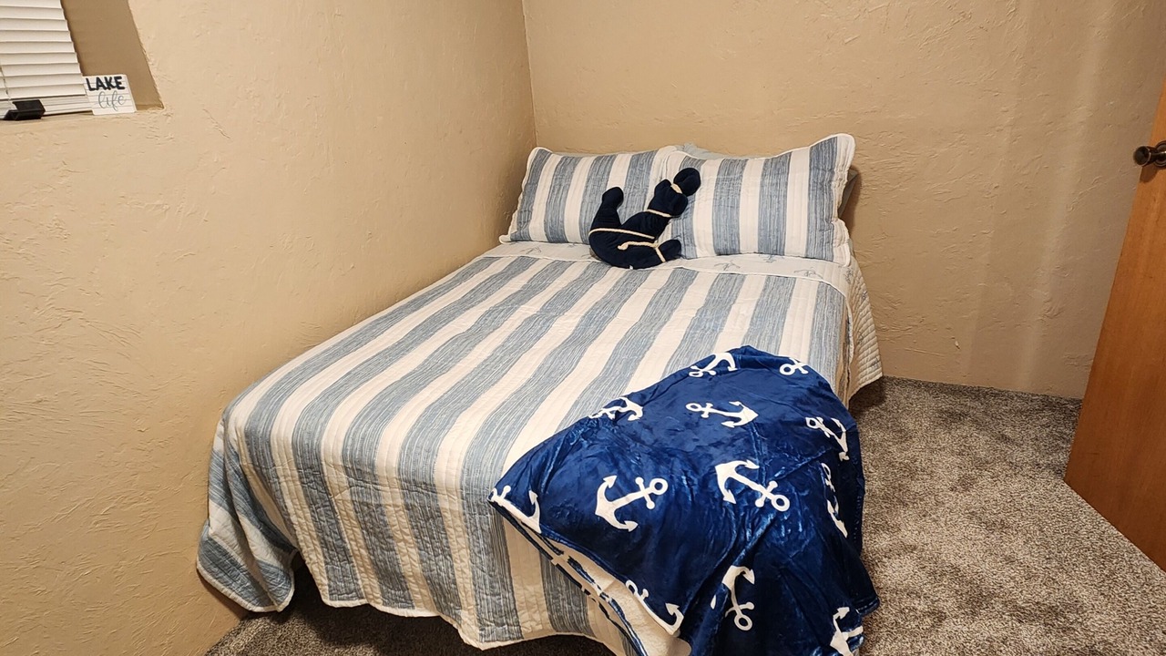 Photo of Bedroom in Loon Lake