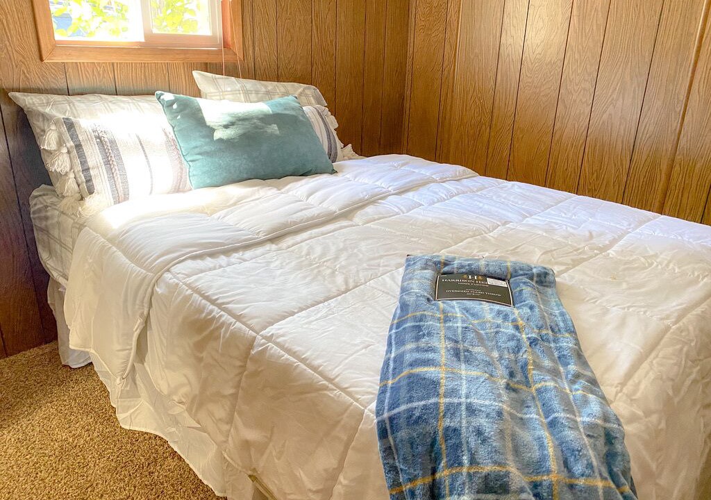 Photo of Bedroom in Garden Valley