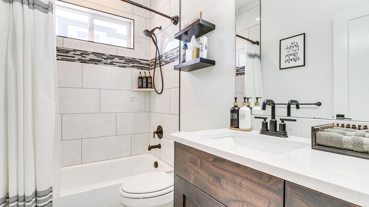Photo of Bathroom in Erda