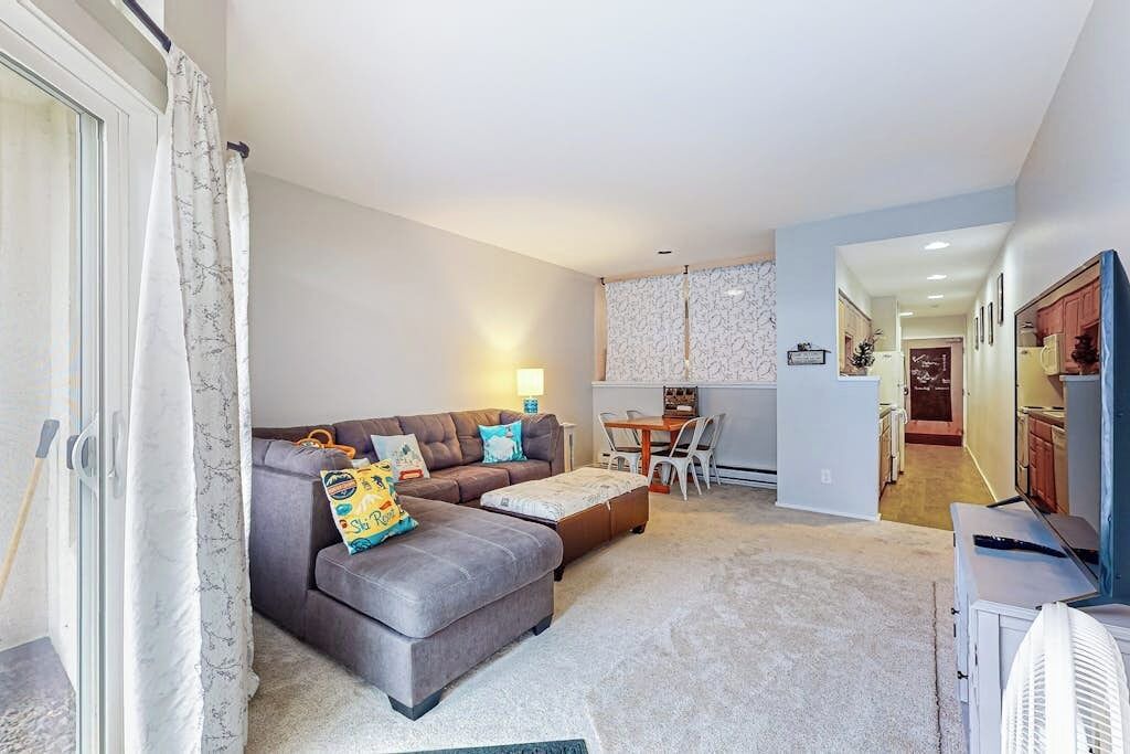 Photo of Livingroom in Warren