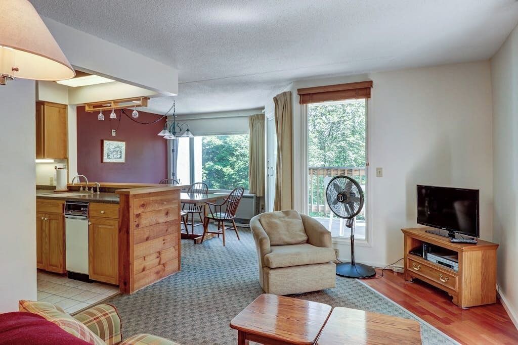 Photo of Livingroom in Warren