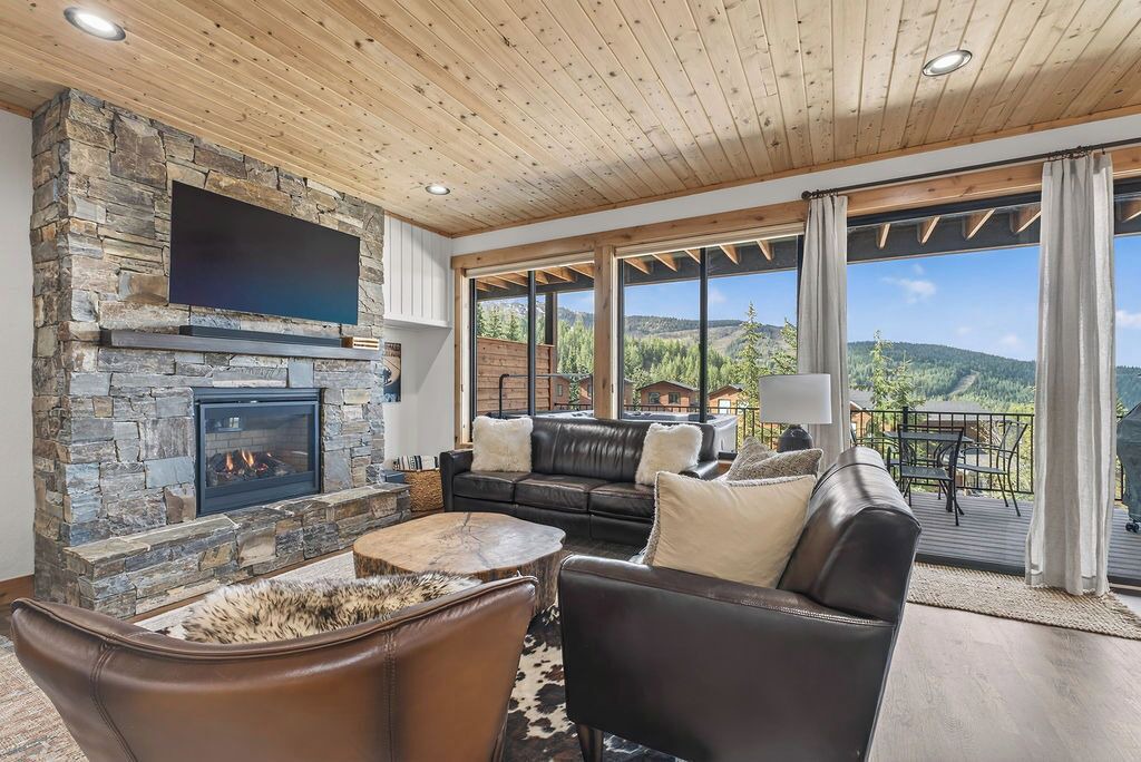 Photo of Livingroom in Sandpoint