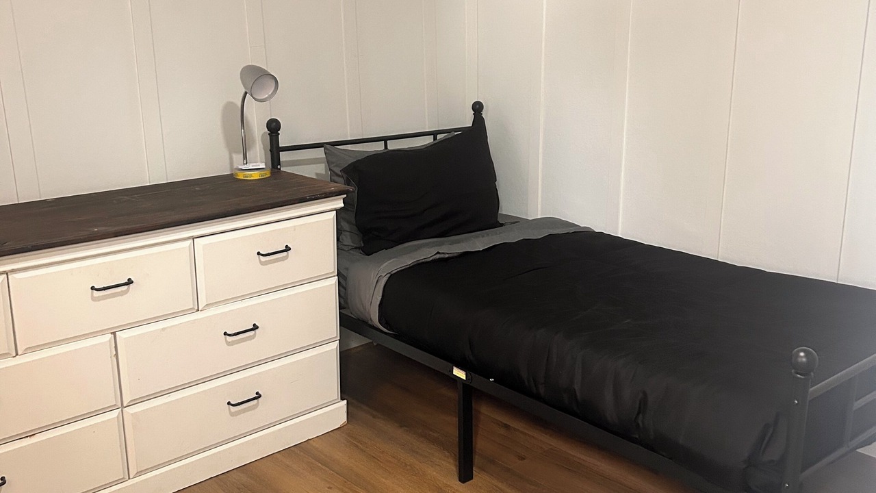 Photo of Bedroom in Beach