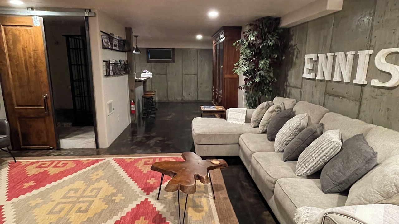 Photo of Others in Ennis