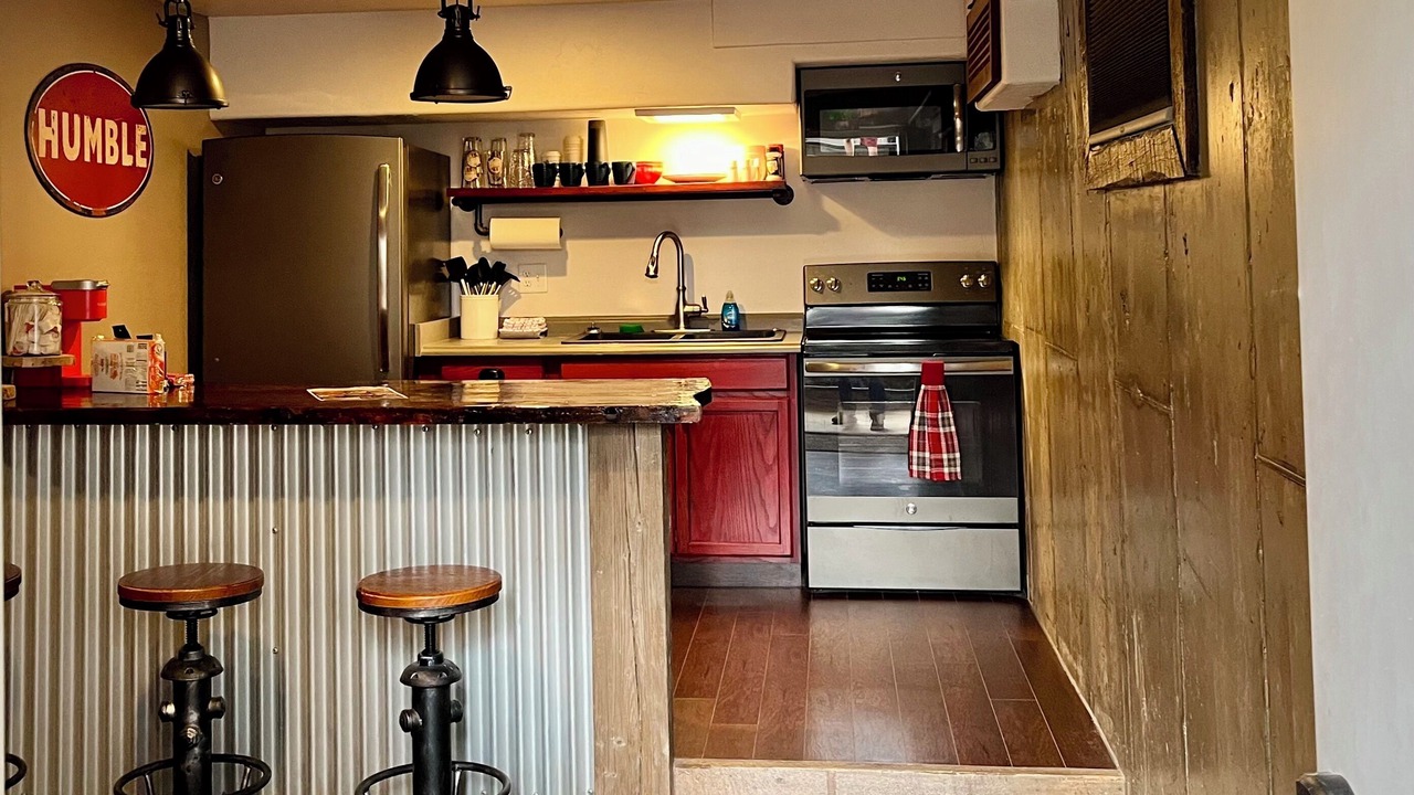 Photo of Others in Ennis