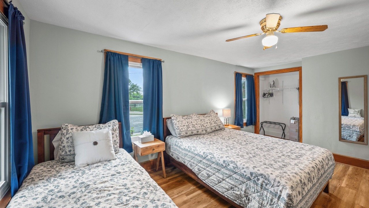 Photo of Bedroom in Niles
