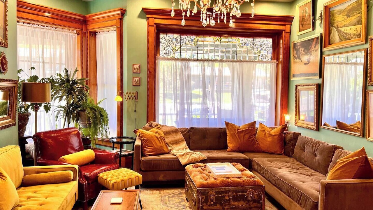 Photo of Livingroom in Helena West Side