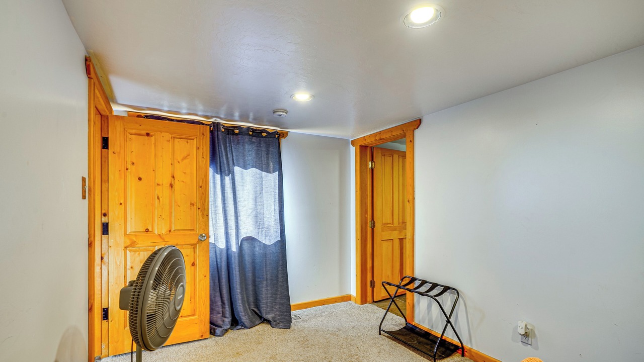 Photo of Bedroom in Summit Park