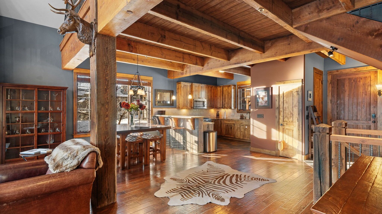 Photo of Livingroom in Big Sky