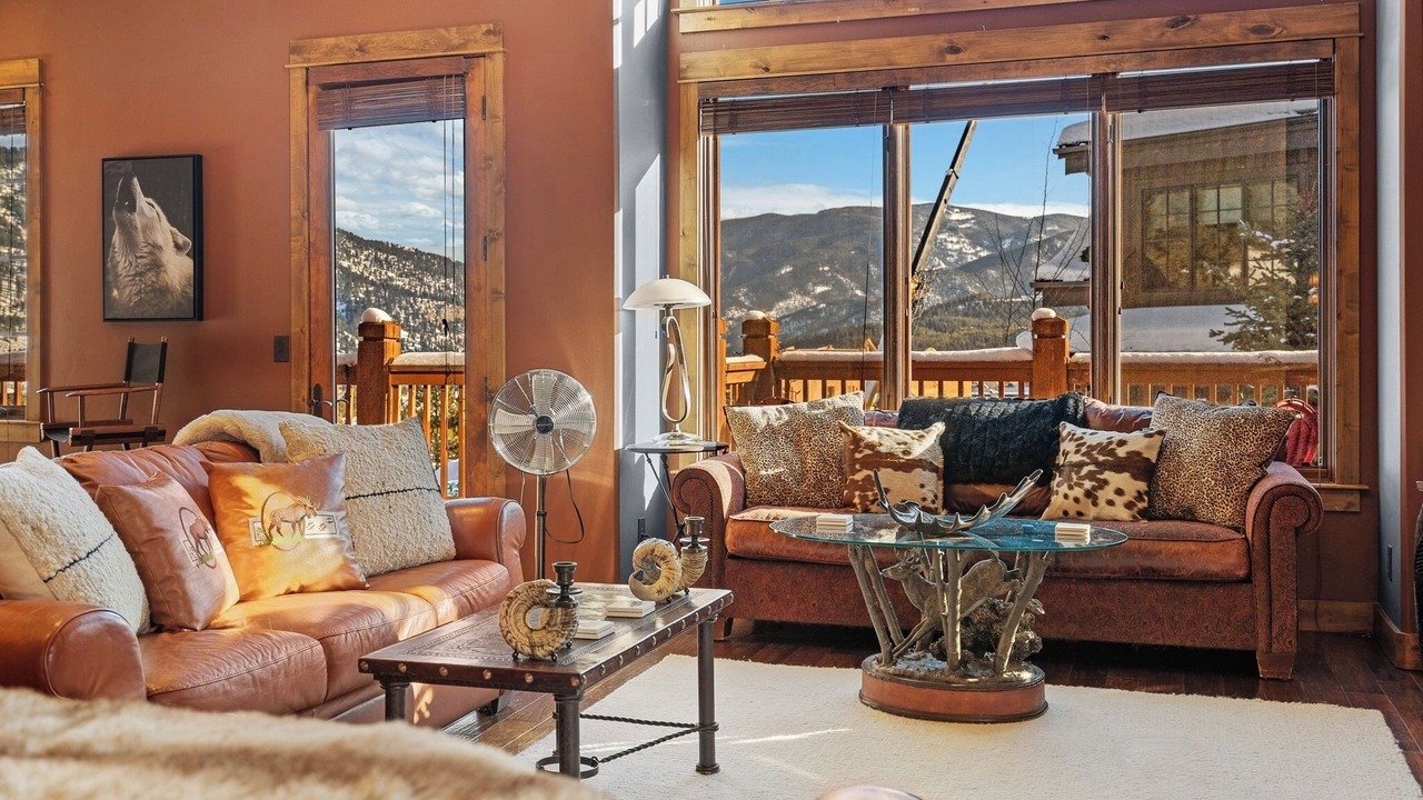 Photo of Livingroom in Big Sky