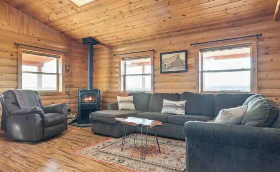 Photo of Livingroom in Yellowstone County