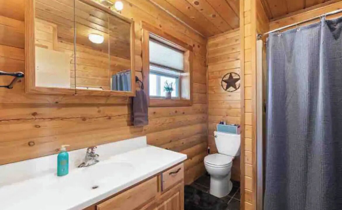 Photo of Bathroom in Yellowstone County