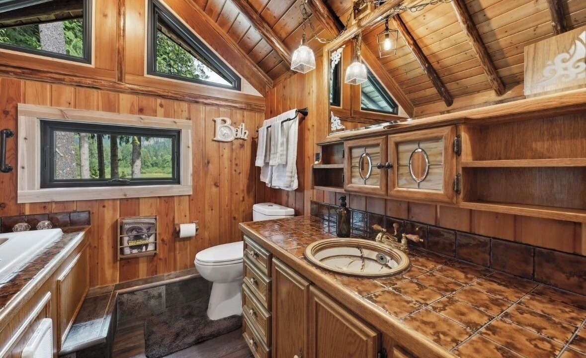 Photo of Bathroom in Troy