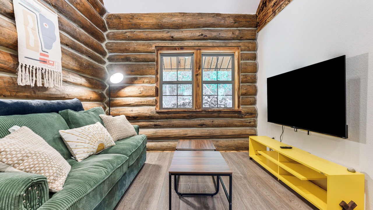 Photo of Livingroom in Divide