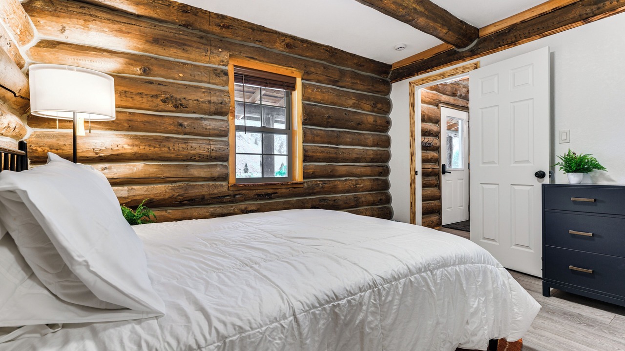 Photo of Bedroom in Divide