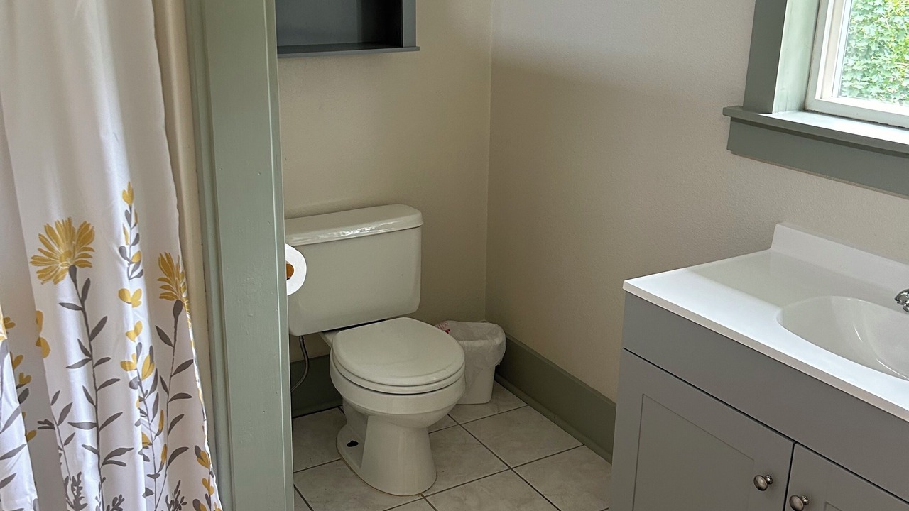 Photo of Bathroom in Plains