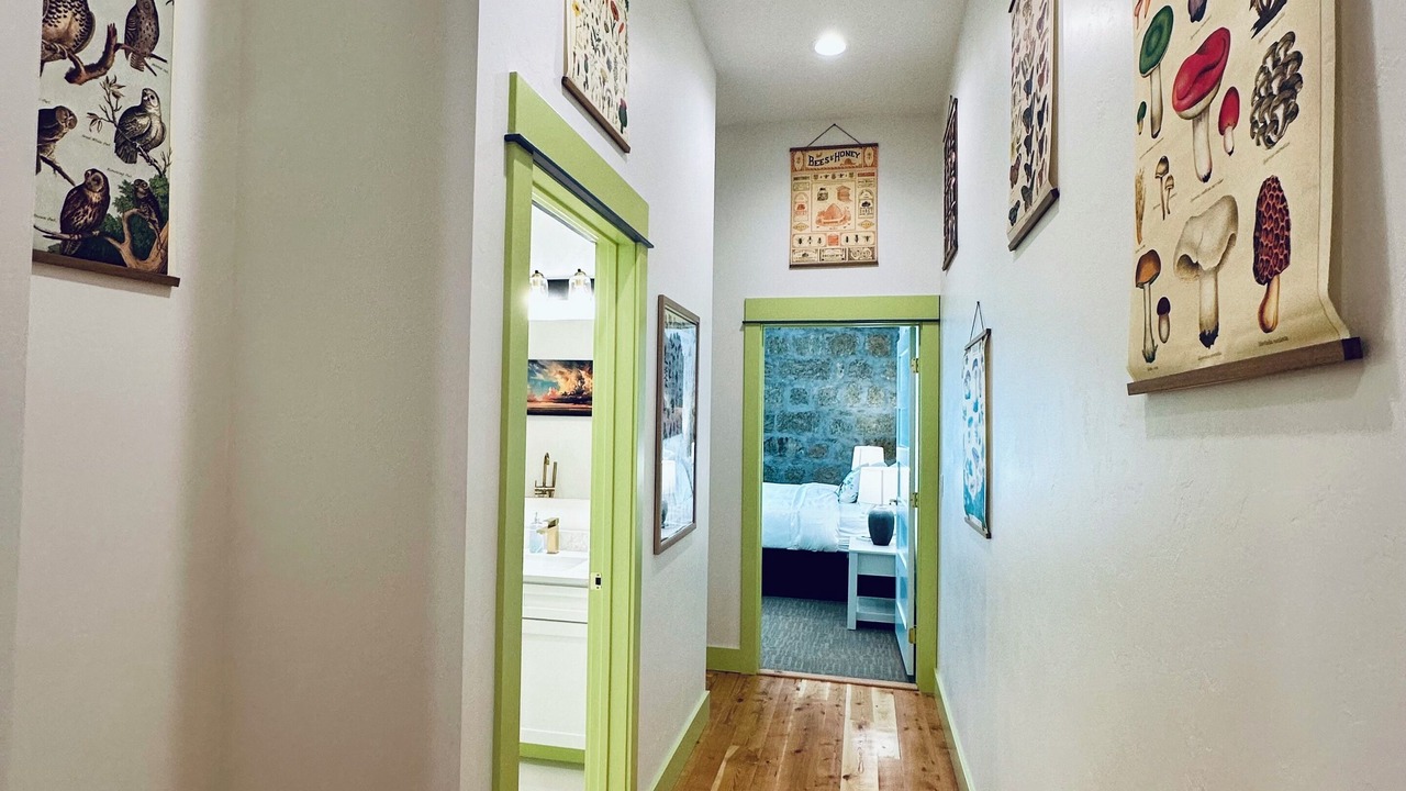 Photo of Bedroom in Enterprise