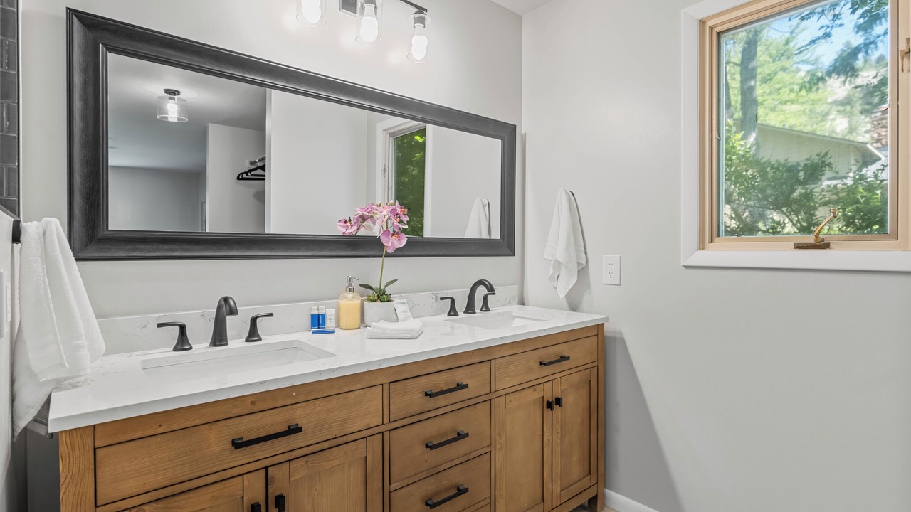 Photo of Bathroom in Rimrock