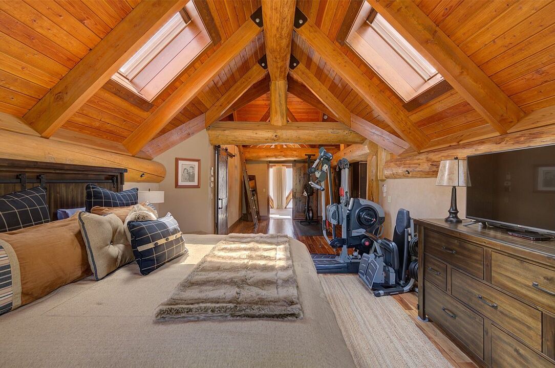 Photo of Bedroom in Rexford