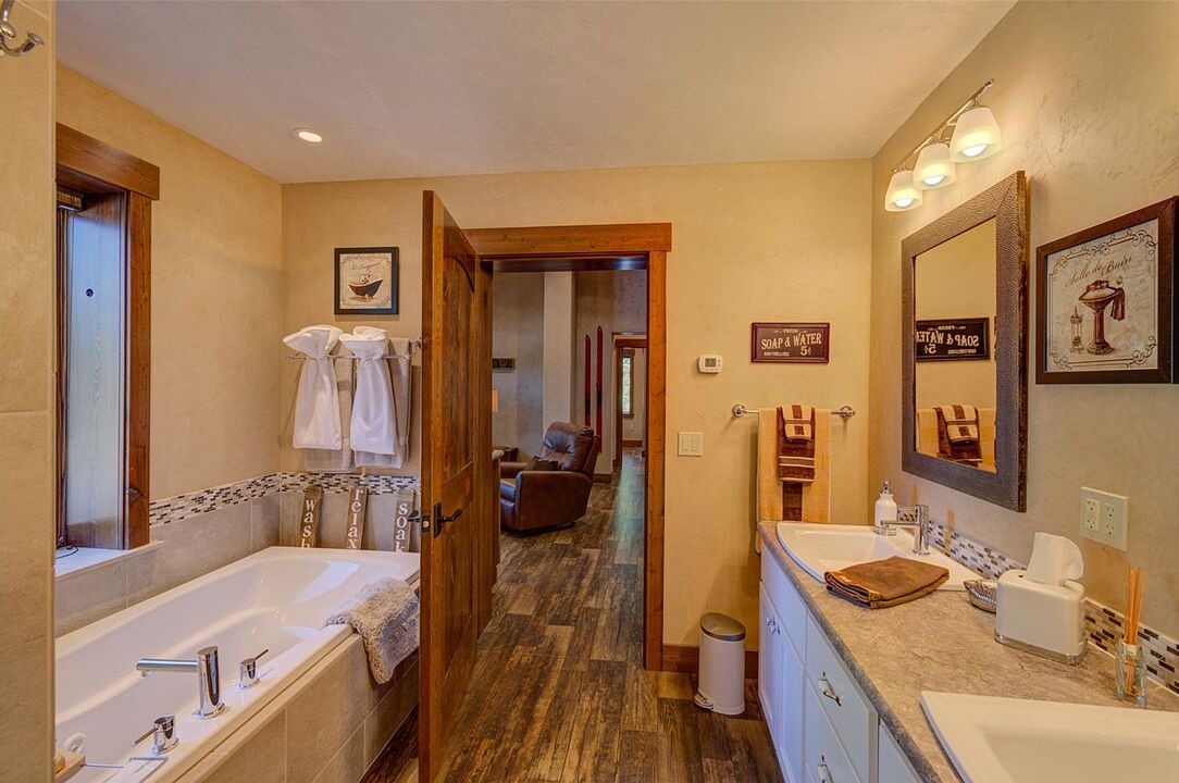 Photo of Bathroom in Rexford