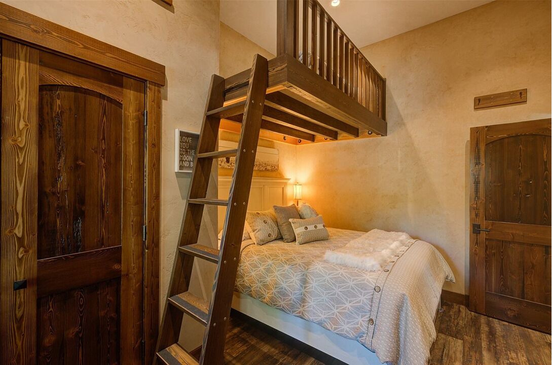 Photo of Bedroom in Rexford