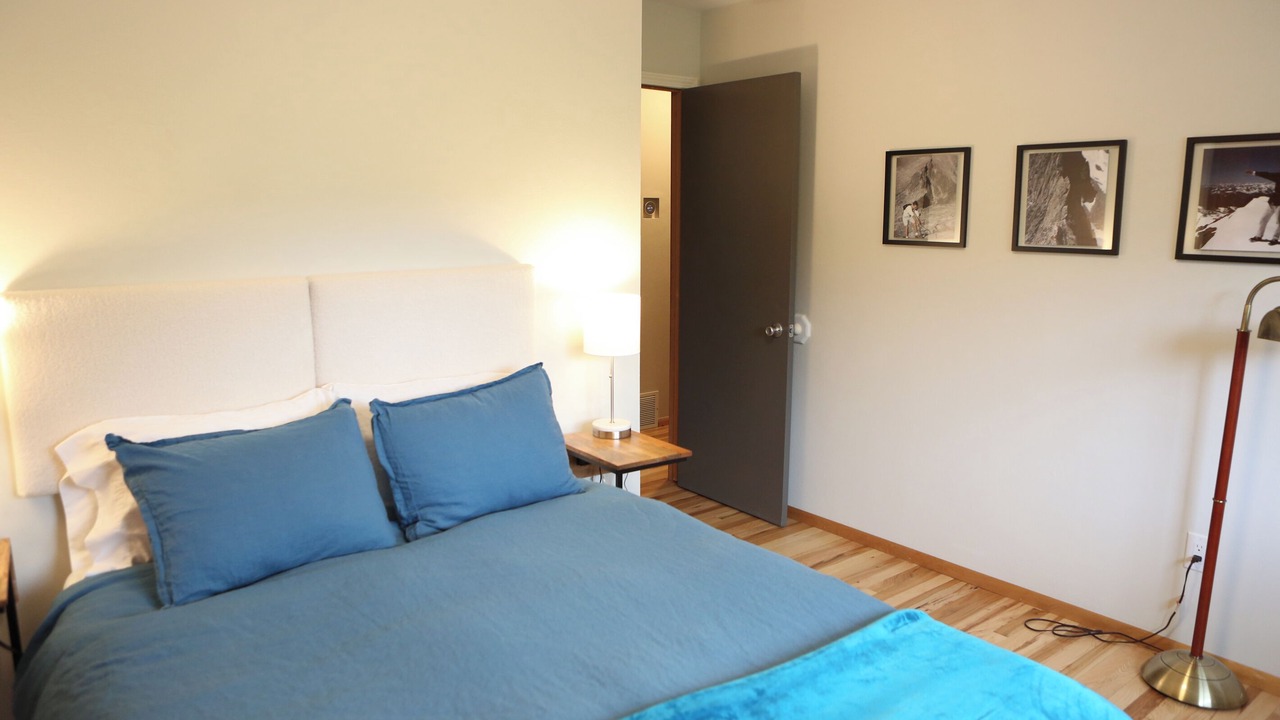 Photo of Bedroom in Upper Rattlesnake