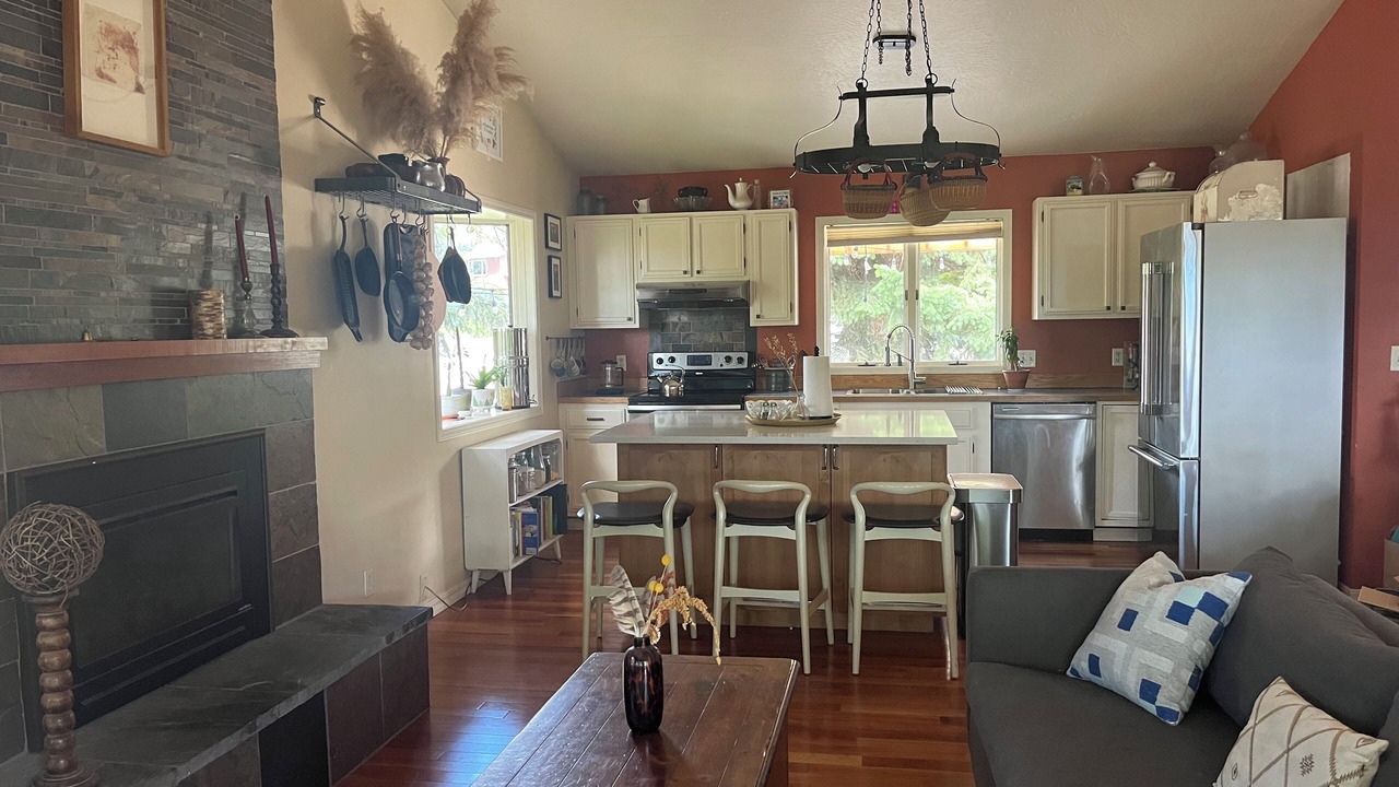 Photo of Livingroom in Upper Rattlesnake