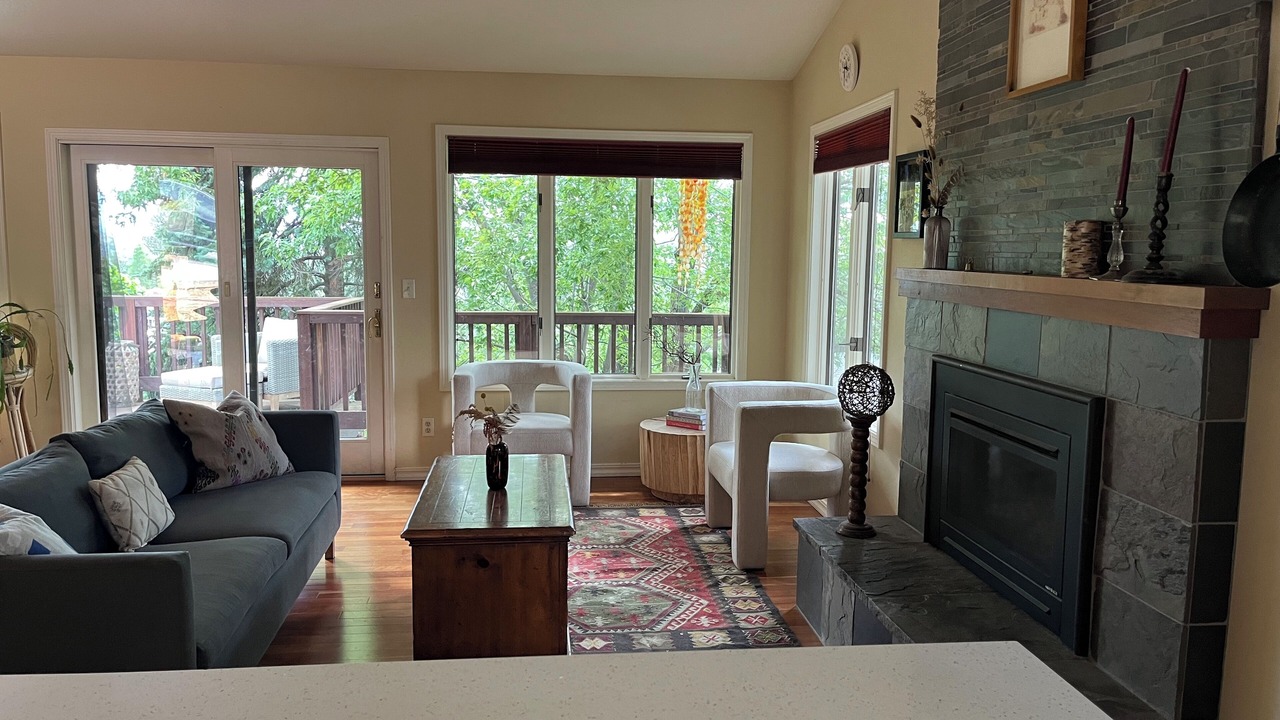 Photo of Livingroom in Upper Rattlesnake