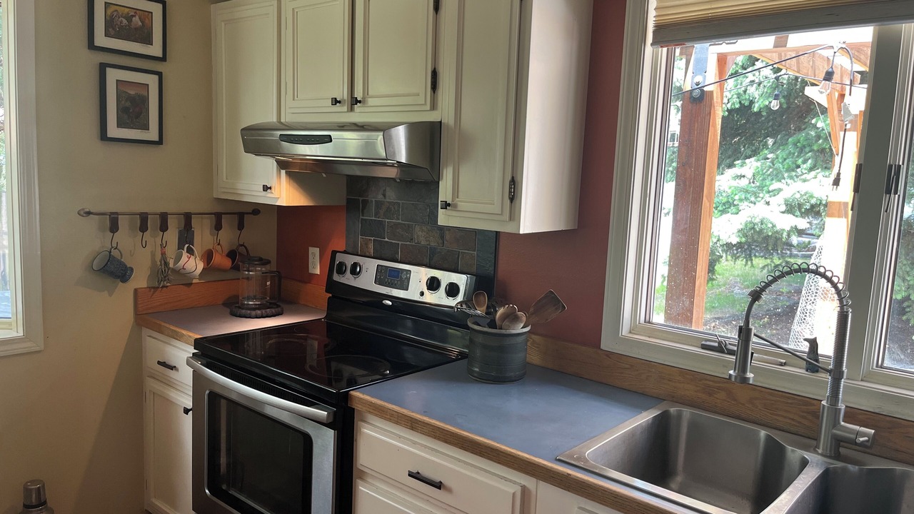 Photo of Kitchen in Upper Rattlesnake