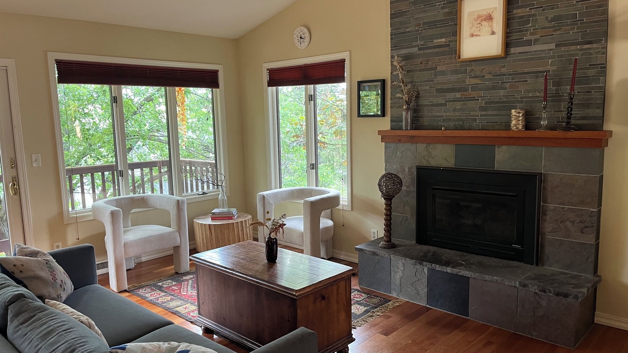Photo of Livingroom in Upper Rattlesnake