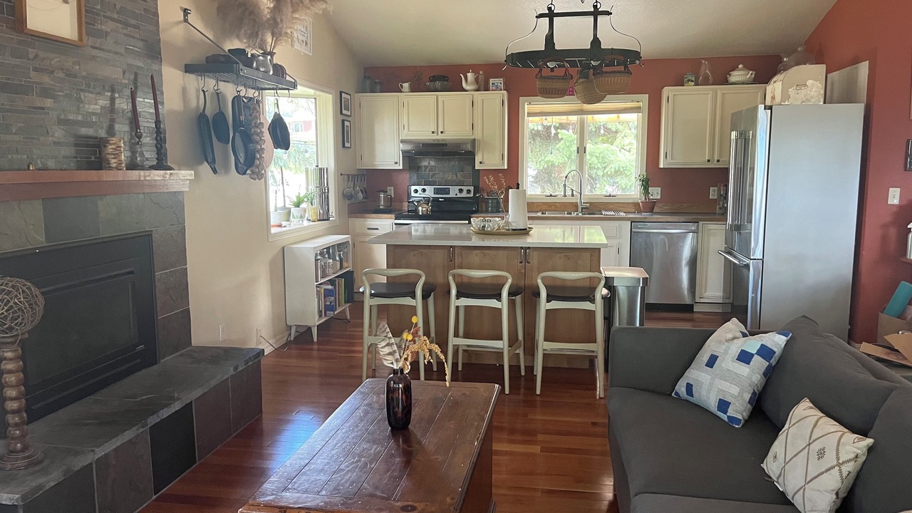 Photo of Livingroom in Upper Rattlesnake