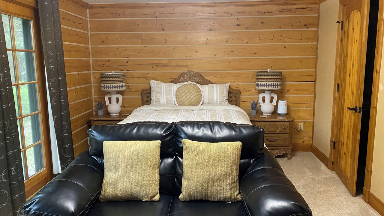 Photo of Bedroom in Lakeside