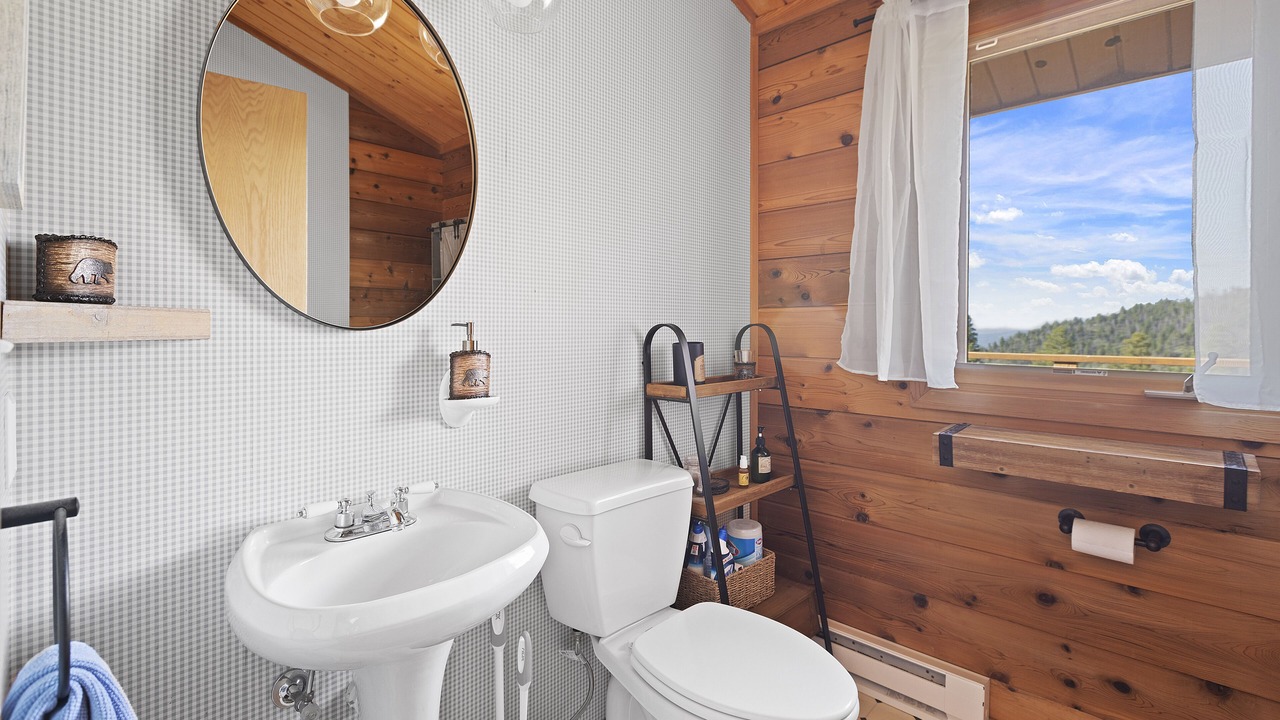 Photo of Bathroom in Canyon Creek