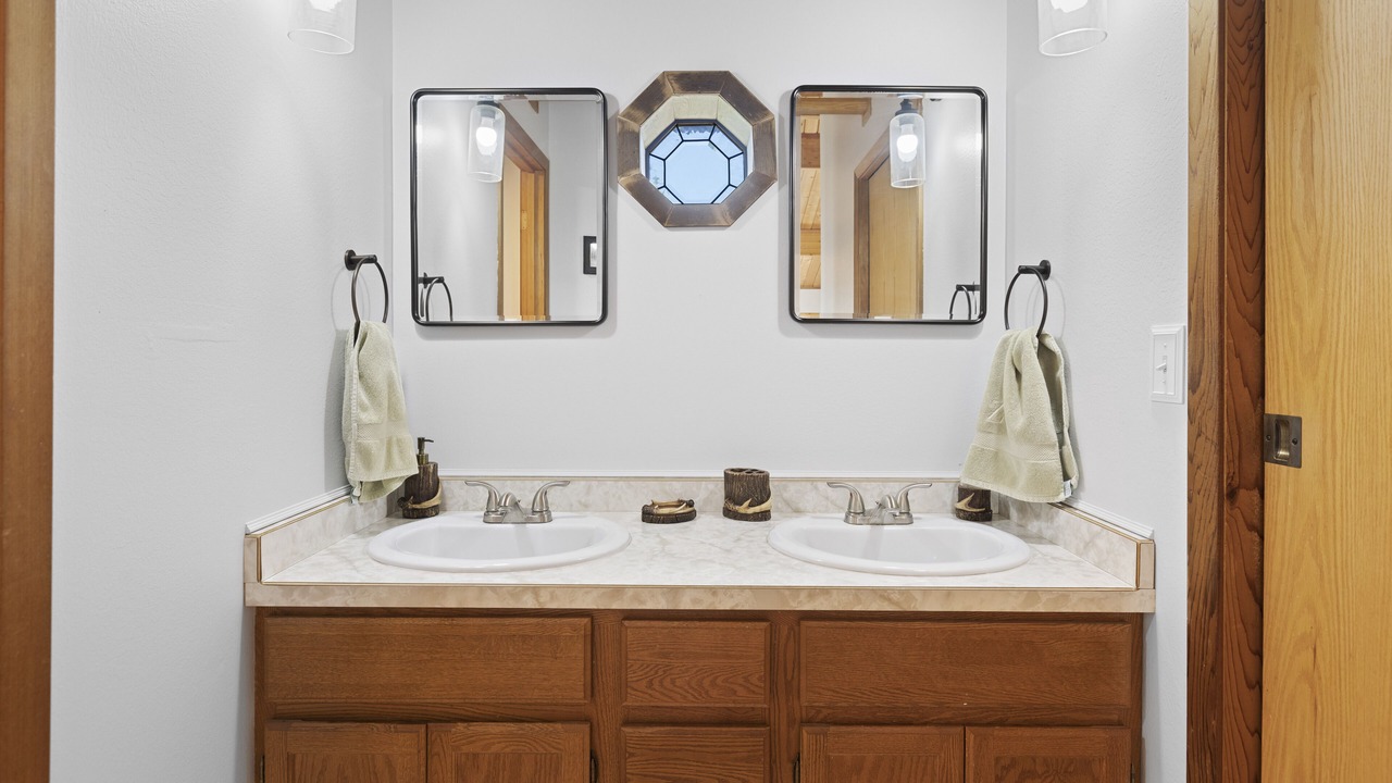 Photo of Bathroom in Canyon Creek