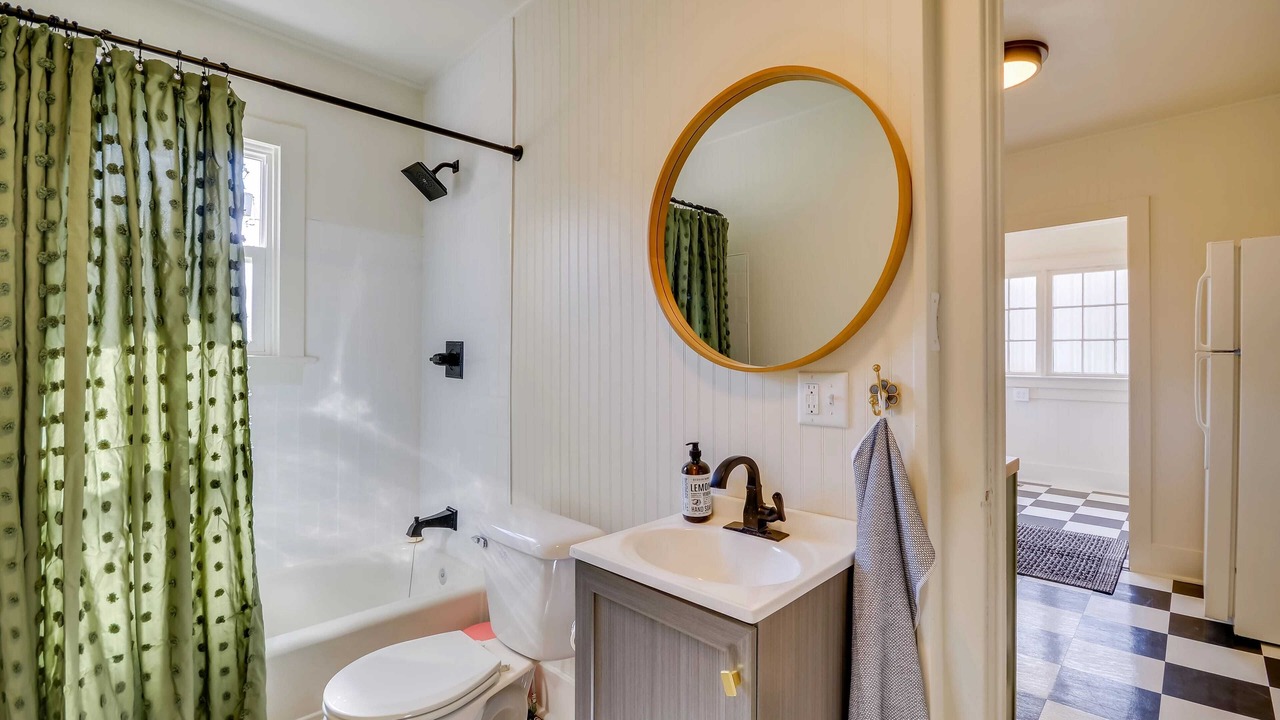 Photo of Bathroom in Thermopolis