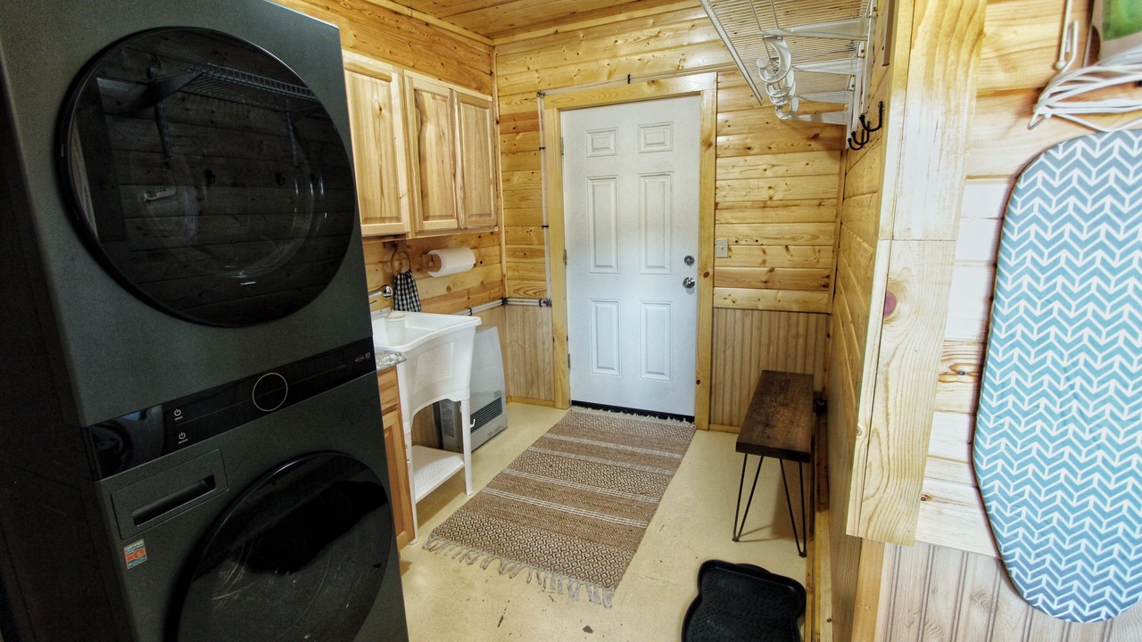 Photo of Bedroom in Broadwater County