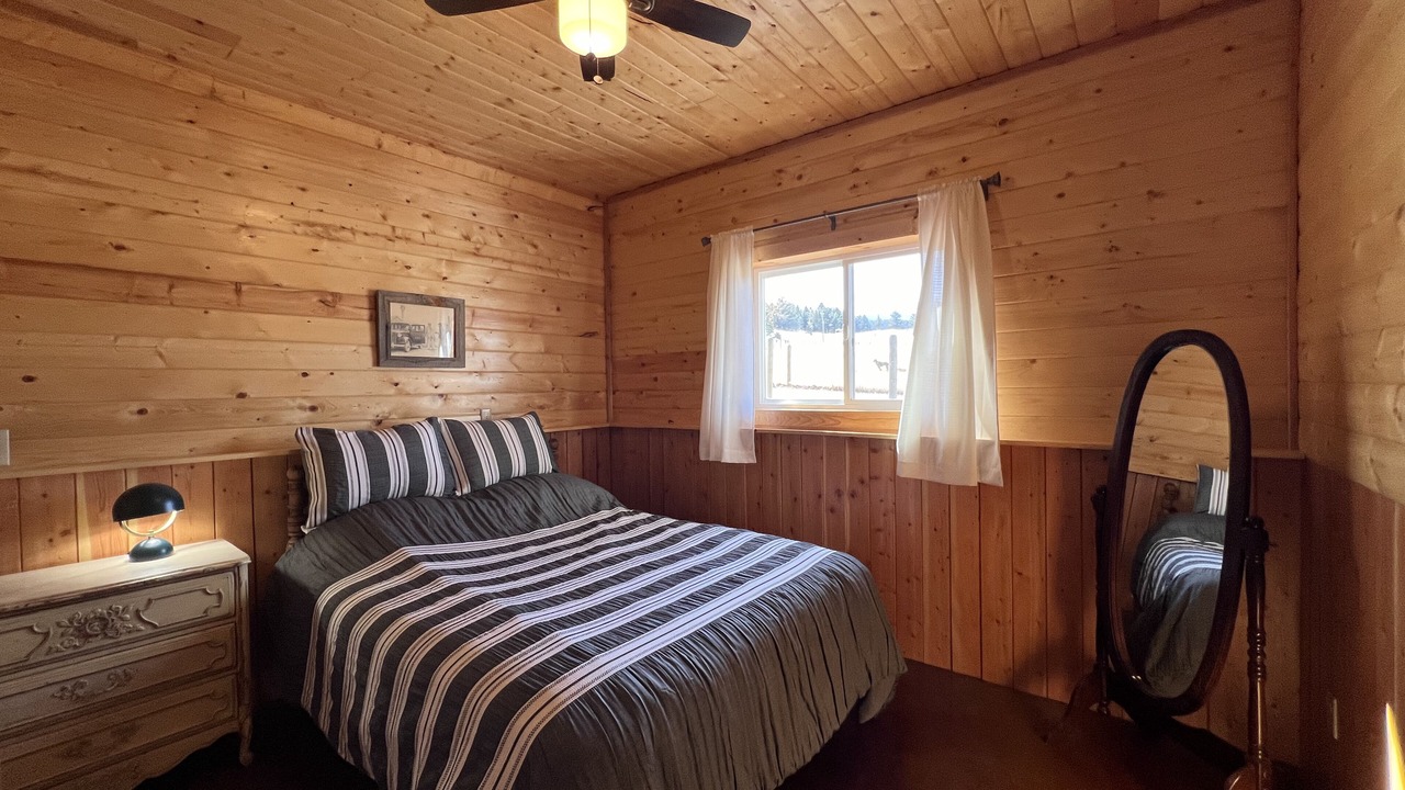 Photo of Bedroom in Broadwater County