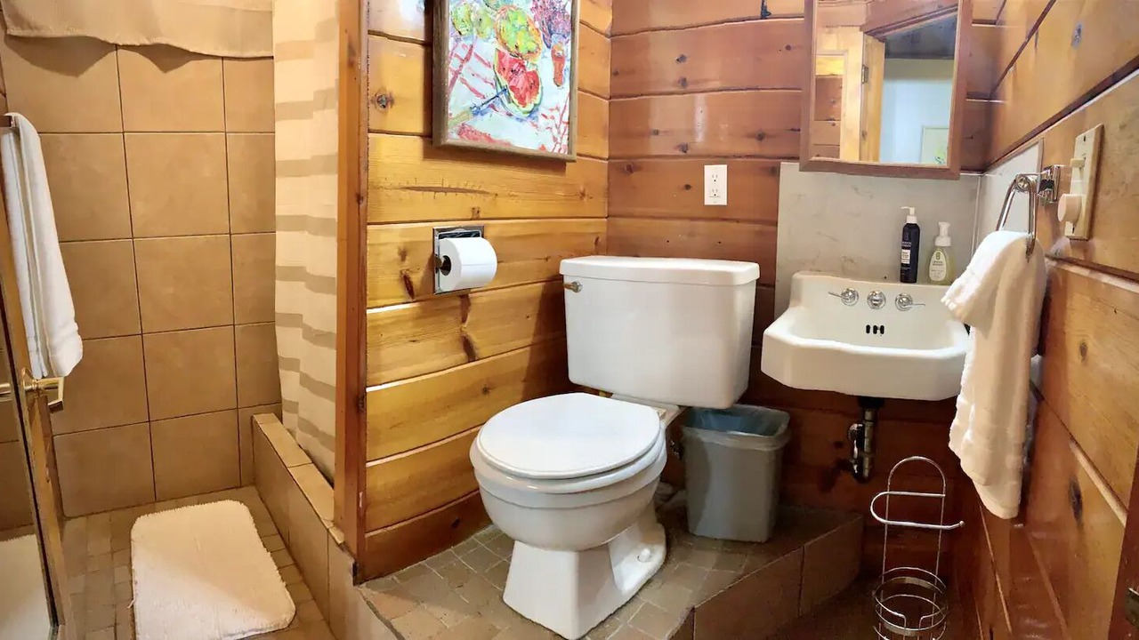 Photo of Bathroom in Lower Rattlesnake