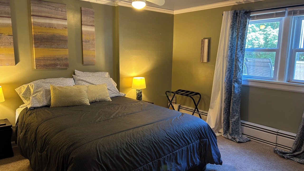 Photo of Bedroom in Lower Rattlesnake