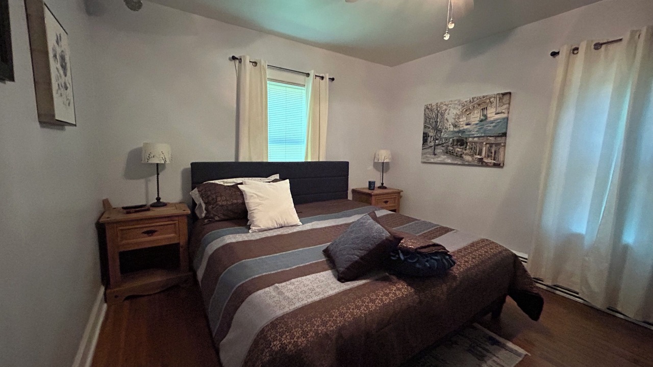 Photo of Bedroom in Lower Rattlesnake