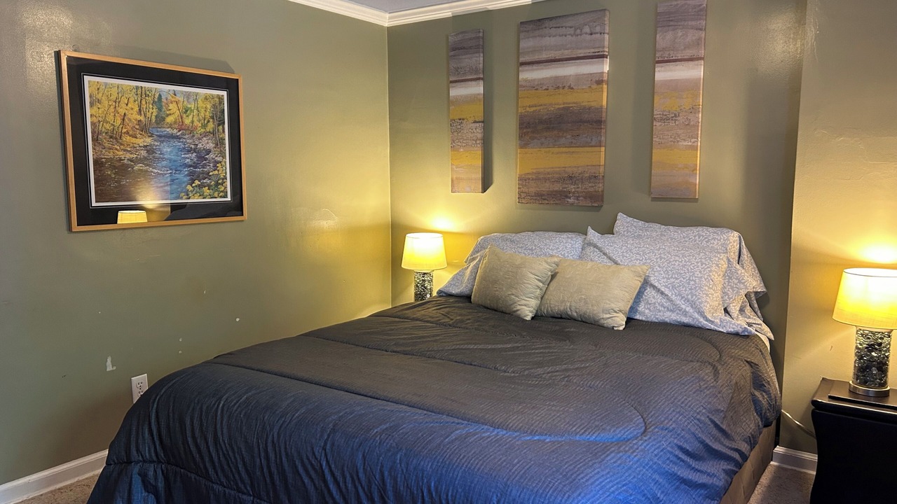 Photo of Bedroom in Lower Rattlesnake