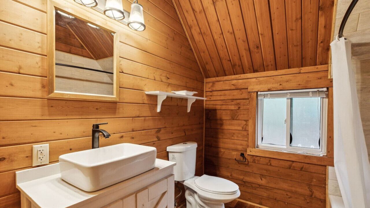 Photo of Bathroom in Grantsdale