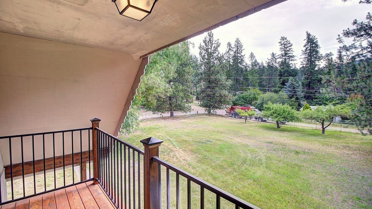Photo of Patio Balcony in Woods Bay