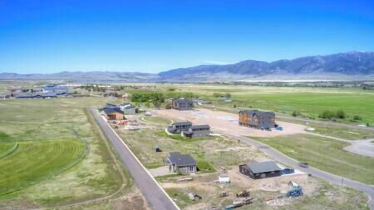 Photo of Others in Ennis