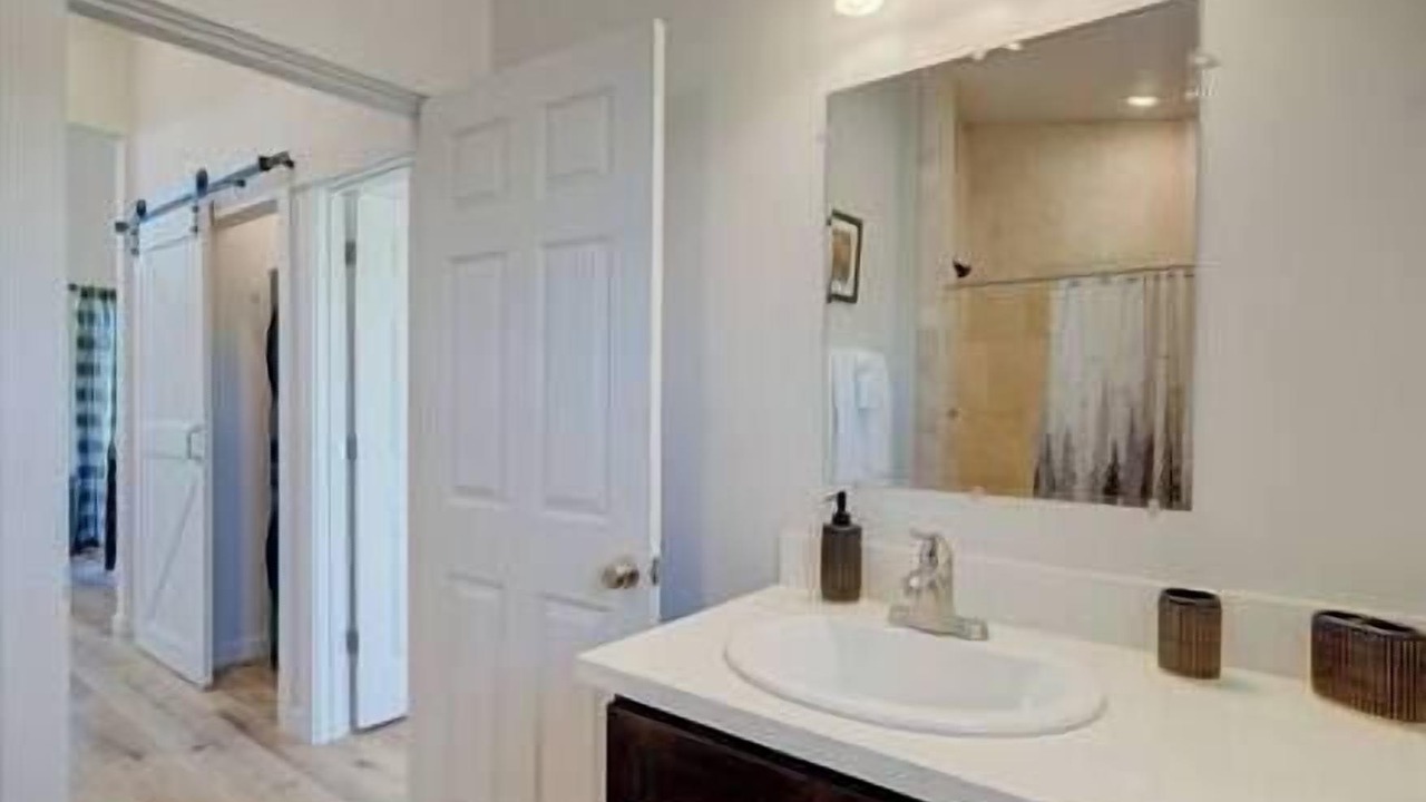 Photo of Others in Ennis