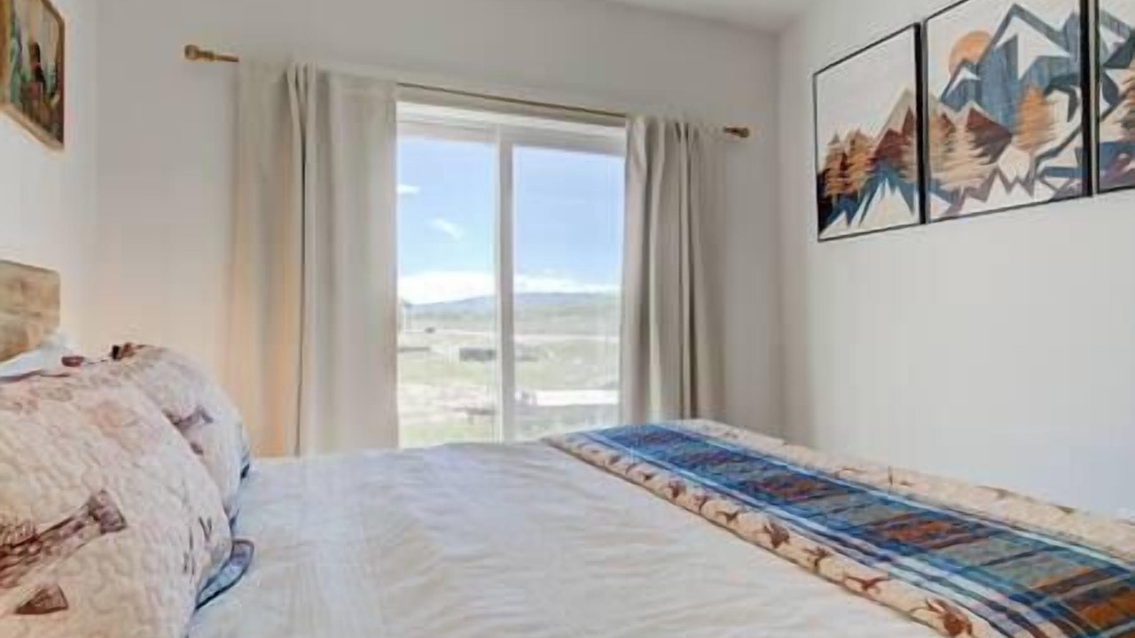 Photo of Others in Ennis