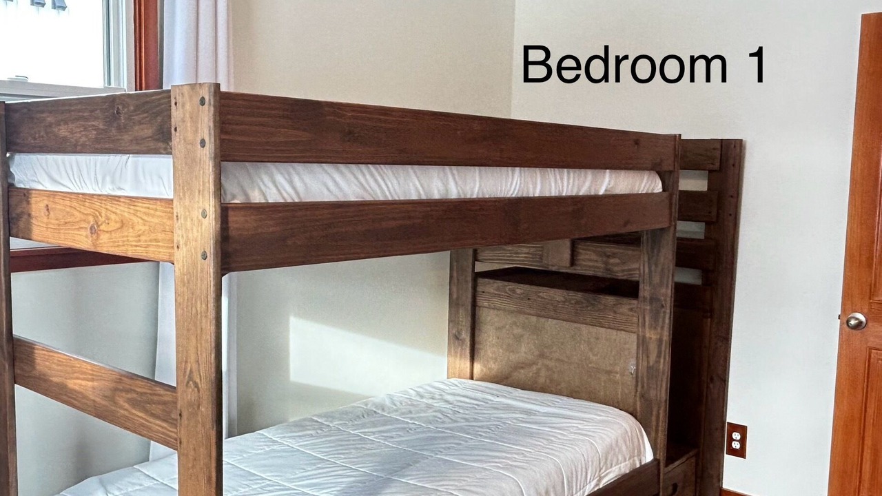 Photo of Bedroom in Upper Rattlesnake