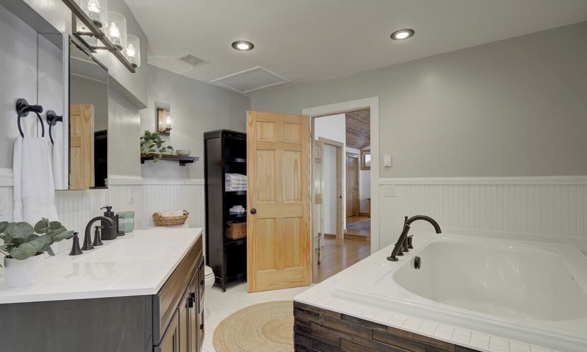 Photo of Bathroom in Bozeman